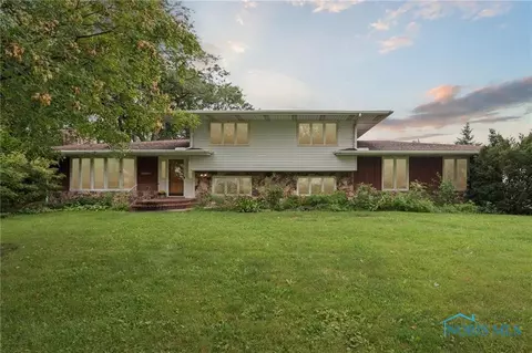 5377 Bayshore Rd, Oregon, OH 43616