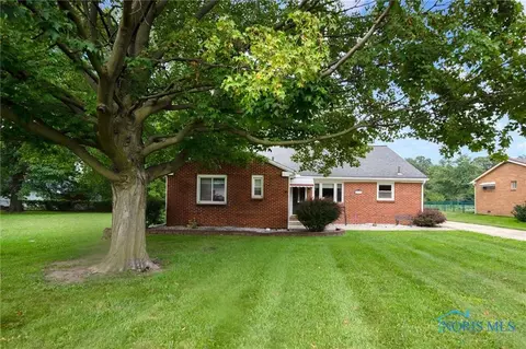 2429 Green Valley Dr, Toledo, OH 43614