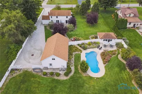 5941 Seaman Rd, Oregon, OH 43616