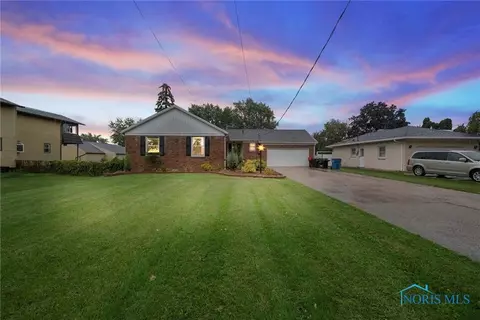459 S Coy Rd, Oregon, OH 43616