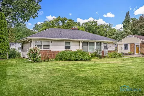 1144 Metcalf Rd, Toledo, OH 43615