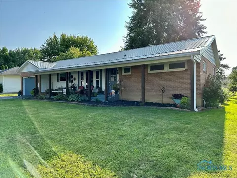 490 N 3rd St, Upper Sandusky, OH 43351