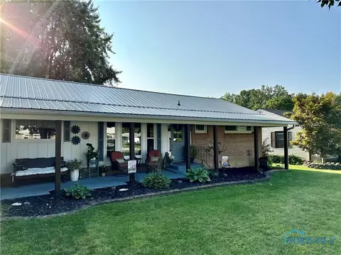 490 N 3rd St, Upper Sandusky, OH 43351 photo 2