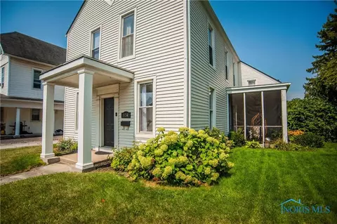 824 S Clinton St, Defiance, OH 43512