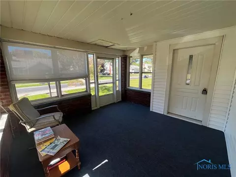 1663 Gilbert Rd, Toledo, OH 43614 photo 3