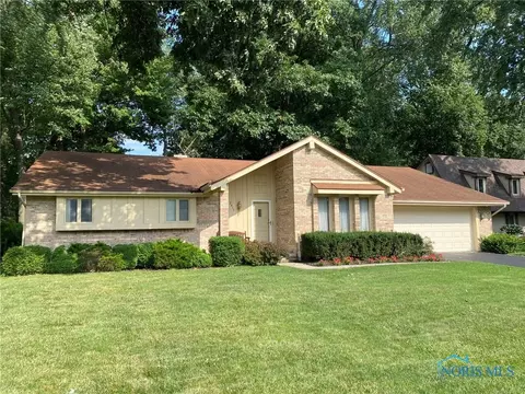 2415 Heather Glen Dr, Maumee, OH 43537