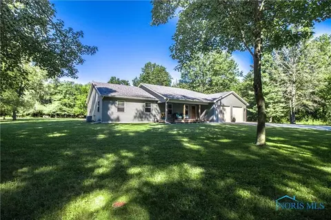6630 Manore Rd, Swanton, OH 43558