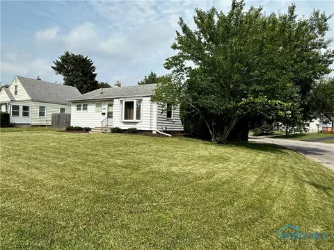 2949 Chipplegate Rd, Toledo, OH 43614