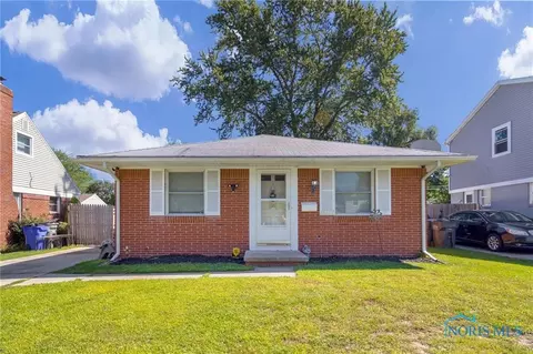 2361 Valeway Dr, Toledo, OH 43613