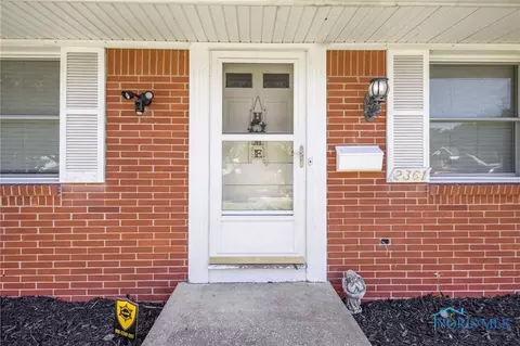 2361 Valeway Dr, Toledo, OH 43613 photo 4