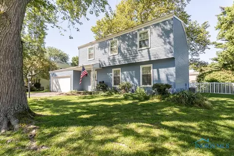 2323 Carriage Dr, Toledo, OH 43615