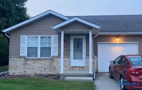 9 Edith Ct, Bowling Green, OH 43402