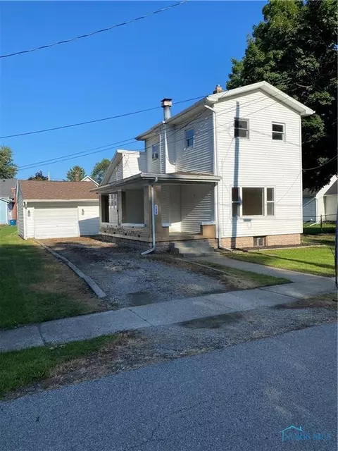 109 Pennsylvania Ave, Swanton, OH 43558
