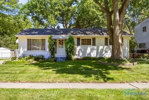 6222 Valley Stream Rd, Toledo, OH 43615
