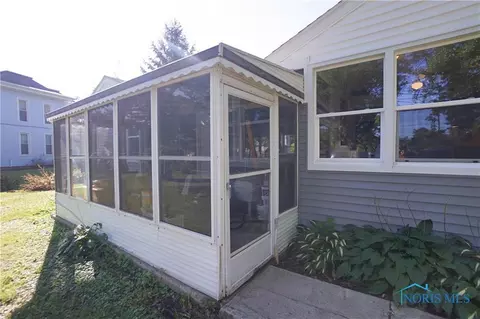 296 E Main St, Mccomb, OH 45858 photo 6
