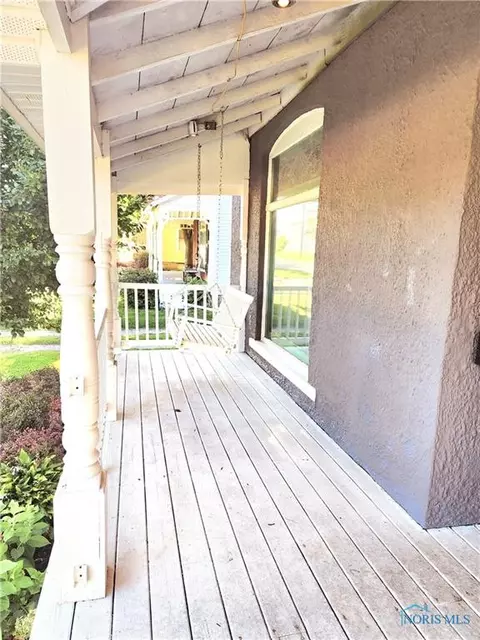 235 Beech St, Wauseon, OH 43567 photo 3