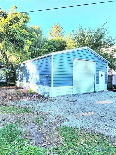235 Beech St, Wauseon, OH 43567 photo 5