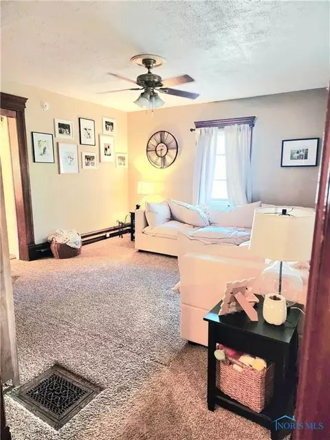 235 Beech St, Wauseon, OH 43567 photo 9