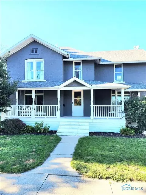 235 Beech St, Wauseon, OH 43567 photo 2