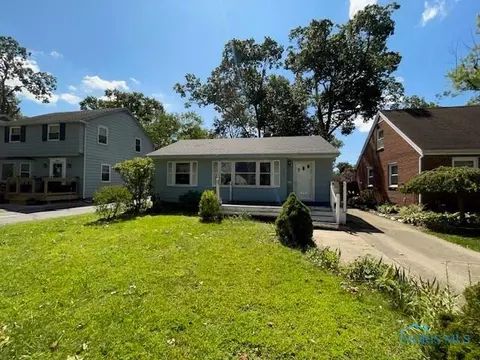 2853 Gracewood Rd, Toledo, OH 43613