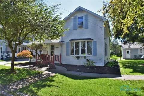 338 Ottawa St, Elmore, OH 43416