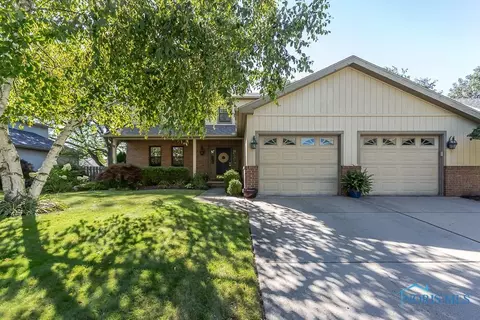 2219 Willowtree Ln, Maumee, OH 43537