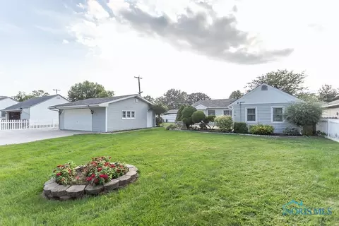 212 Gardner Ave, Northwood, OH 43619