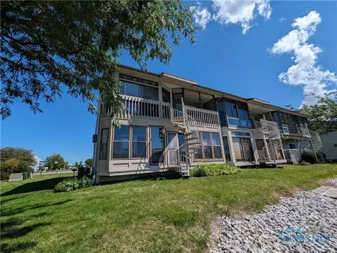 6342 N Harris Harbor Dr, Oak Harbor, OH 43449