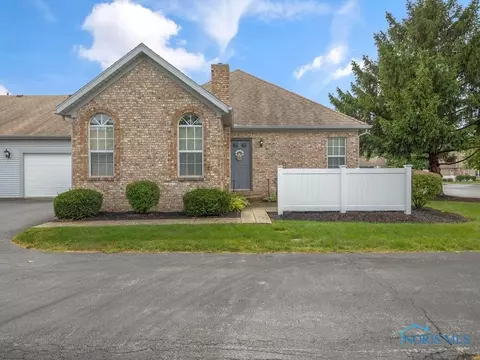 2222 Fox Run Cir, Findlay, OH 45840