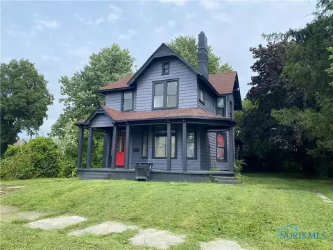 2058 Maplewood Ave, Toledo, OH 43620