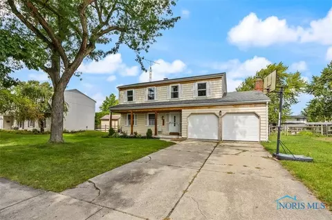 513 Dussel Dr, Maumee, OH 43537