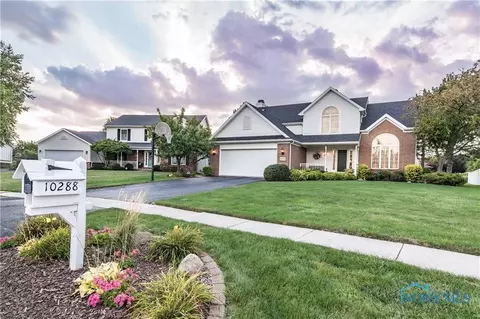 10288 White Oak Dr, Perrysburg, OH 43551
