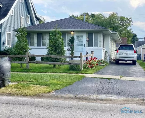 3005 Schneider Rd, Toledo, OH 43614