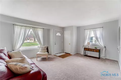 2941 Chipplegate Rd, Toledo, OH 43614 photo 6