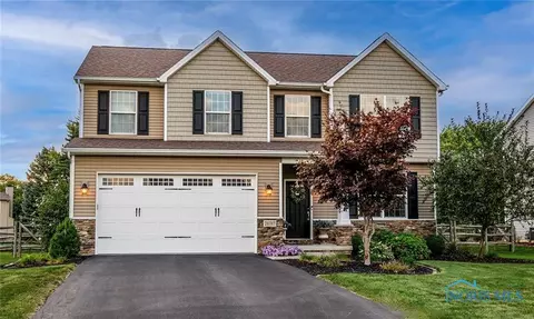 26747 Basswood Dr, Perrysburg, OH 43551