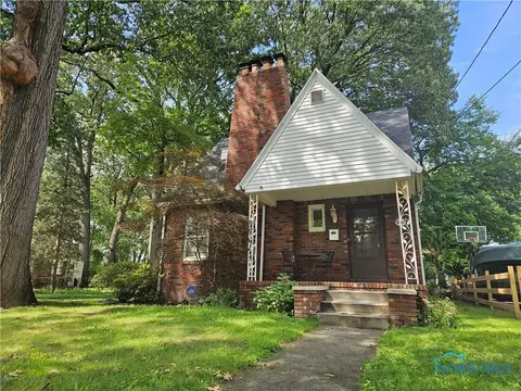 2414 Lambert Dr, Toledo, OH 43613