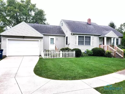 2230 Green Valley Dr, Toledo, OH 43614