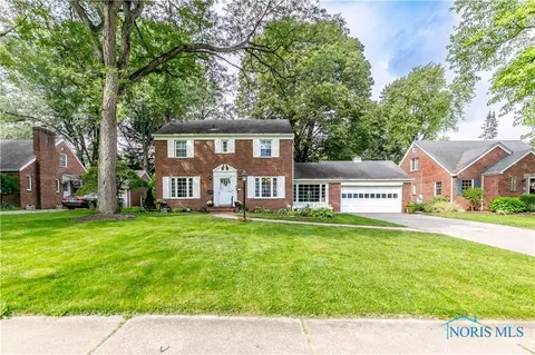 2821 Meadowwood Dr, Toledo, OH 43606