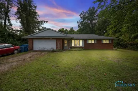 10017 Laplante Rd, Monclova, OH 43542