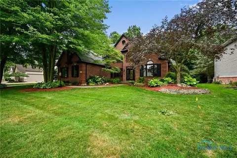 8839 Royal Oak Dr, Holland, OH 43528