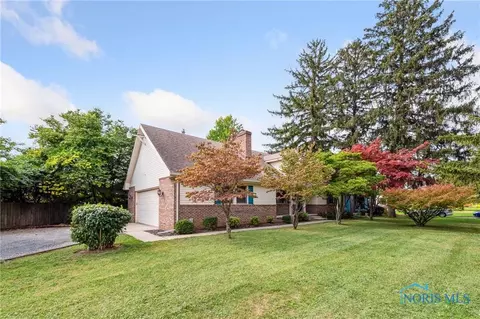 1261 Ogontz Ave, Toledo, OH 43614