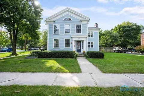 202 W 5th St, Perrysburg, OH 43551
