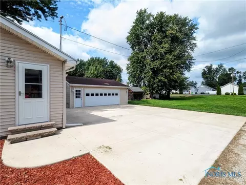 316 E Main St, Wayne, OH 43466 photo 4