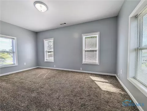 316 E Main St, Wayne, OH 43466 photo 7