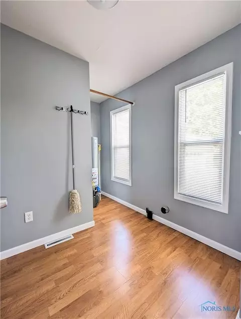 316 E Main St, Wayne, OH 43466 photo 9