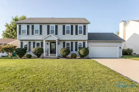 926 Orchard Dr, Rossford, OH 43460
