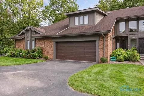 5426 N Citation Rd, Ottawa Hills, OH 43615