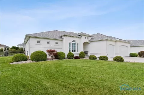 9128 Pelican Cove Ct, Sylvania, OH 43560