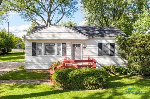 12492 Gloria St, Perrysburg, OH 43551