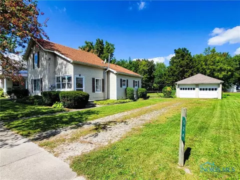 524 W Stevenson St, Gibsonburg, OH 43431